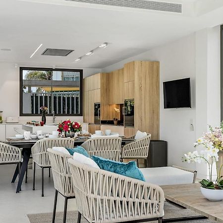 All About Villa Gladiolo Marbella Exterior photo